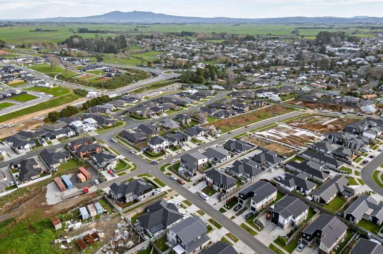 1/51 Cabourne Drive Glenview_14