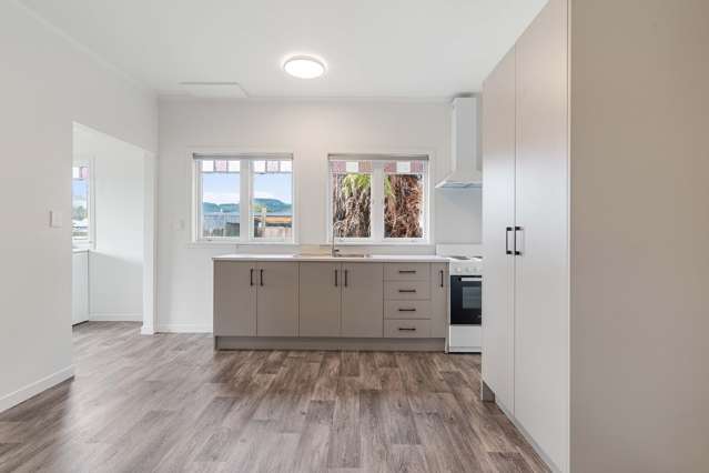 13 & 13A Lee Road Hannahs Bay_4