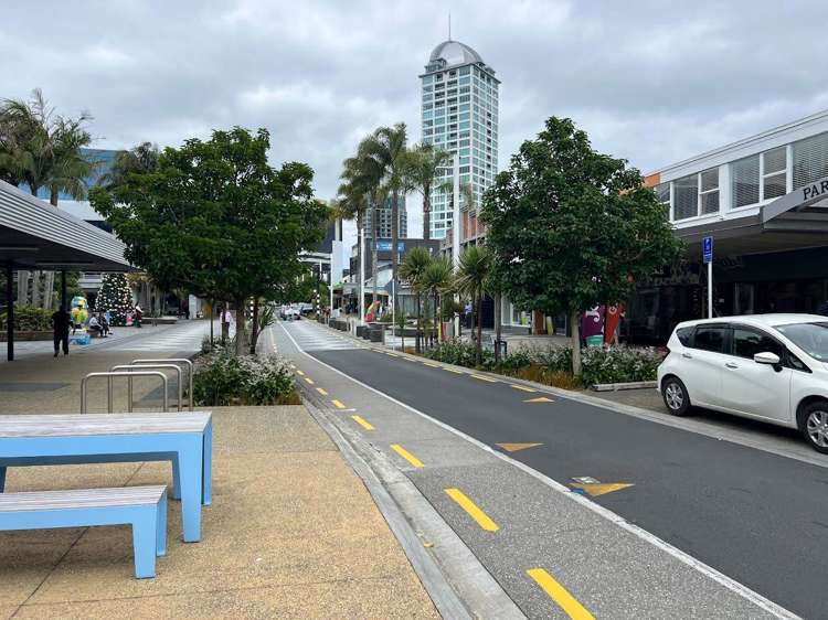 Unit 1/62-78 Hurstmere Road Takapuna_3