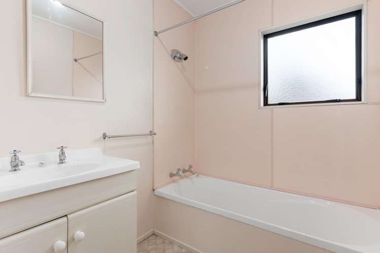 2/80 Kenderdine Road Papatoetoe_8