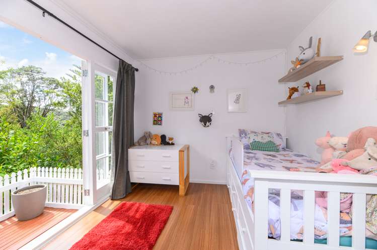 165 Laingholm Drive Laingholm_16