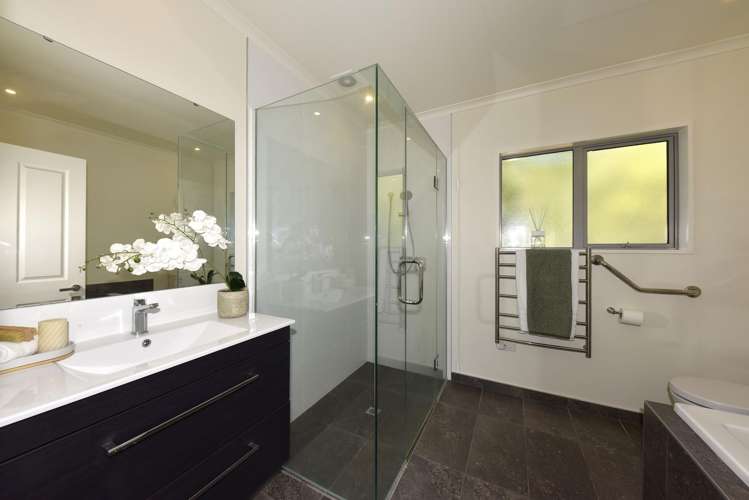 5 Main Road Redcliffs_13