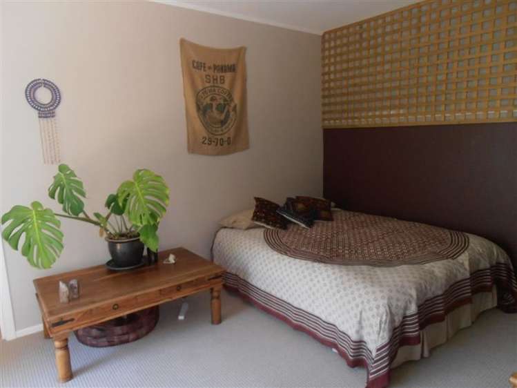 38 Athol Street Glenduan_16