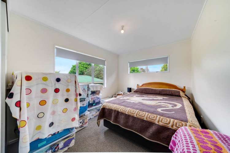 7 Oreti Place Clover Park_10