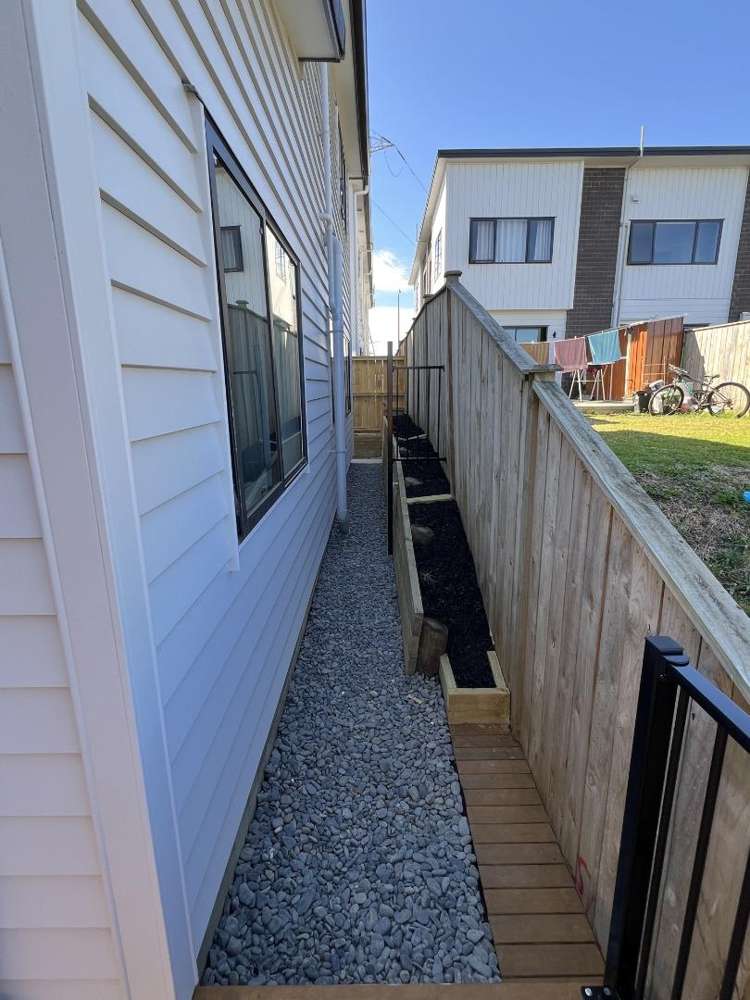 35 Ksenia Drive Flat Bush_27