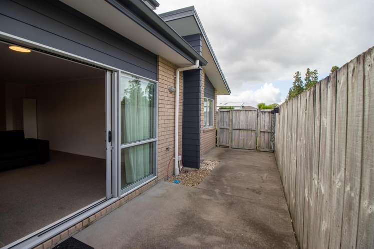 19C Inverness Avenue Hamilton East_12