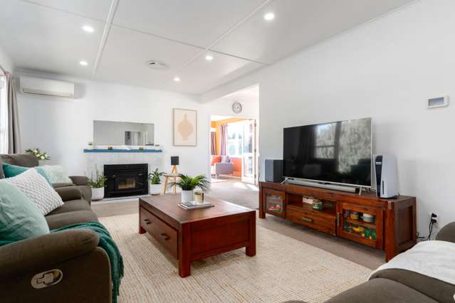 33 Lynda Avenue Paparangi_2