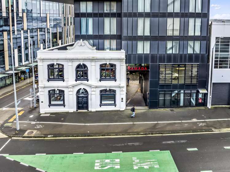 Units 2 and 3/149 Victoria Street West_0