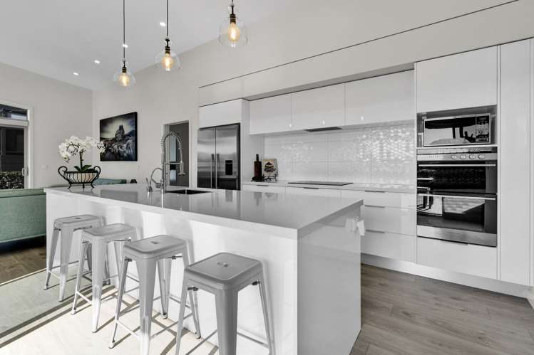 24 Kotare Drive Waiwhakaiho_2