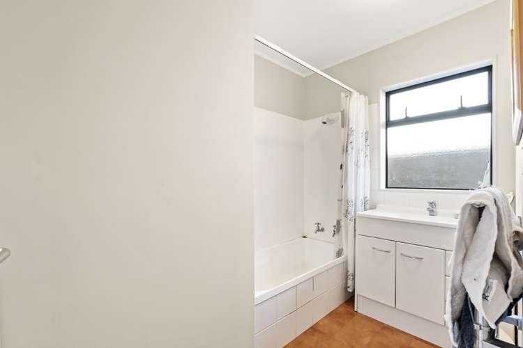 2/8 Laurie Avenue Papakura_9