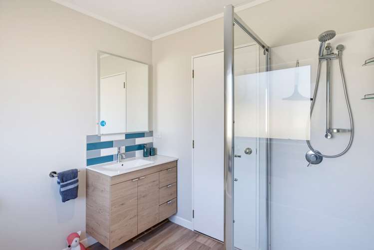 8 Hemi Street Waikanae_23