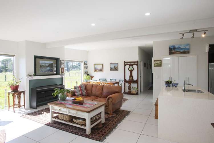 1 Forster Street Tolaga Bay_25