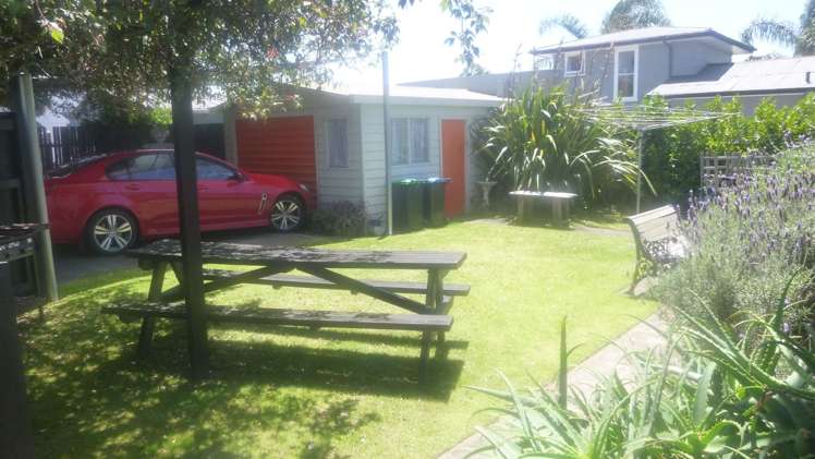 132 Windsor Road Bellevue_13