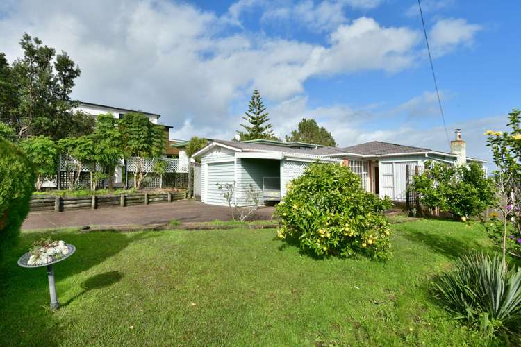 21 Roberts Road Matakatia_19