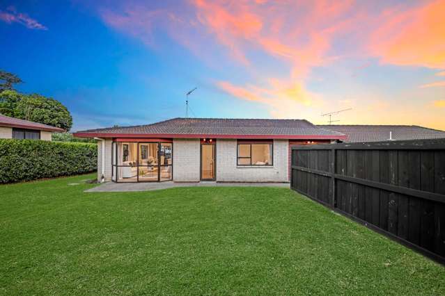 MODERN FREEHOLD & SINGLE LEVEL HOME