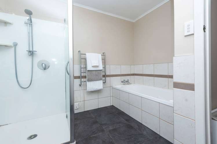 9 Angelo Avenue Howick_17