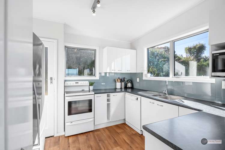 73 Miromiro Road Normandale_7