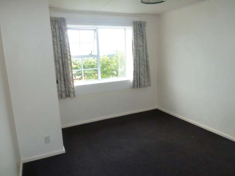 16 Milford Avenue Calton Hill_10