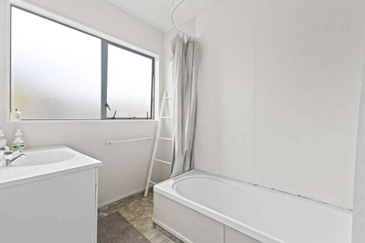 7A Ngatira Place Clendon Park_10