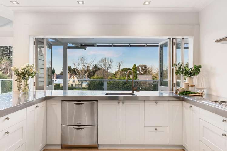 46 Lloyd Avenue Mount Albert_12