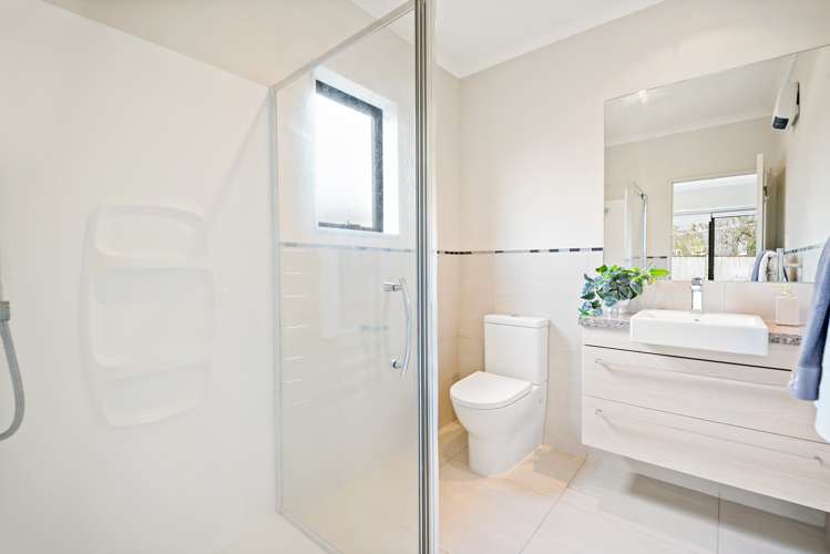 63 Costa Viva Crescent Karaka_9