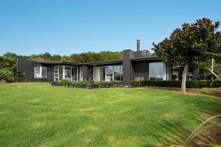 3/398 Luck At Last Road_0