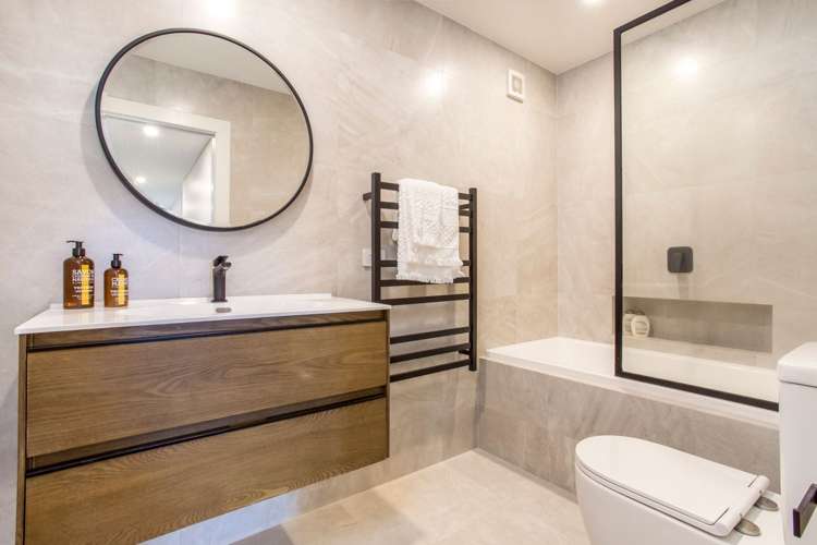 8B Huka Road Birkenhead_22