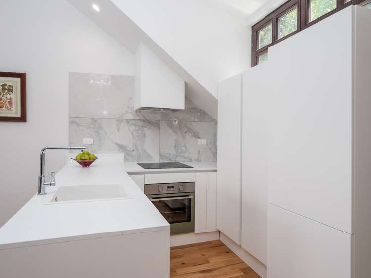 85 Arawata Terrace Fernhill/Sunshine Bay_10