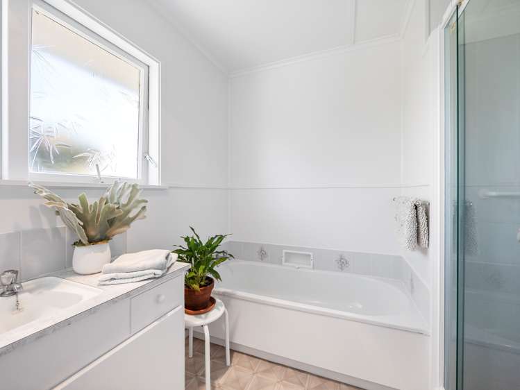 2 Jules Way Otumoetai_11