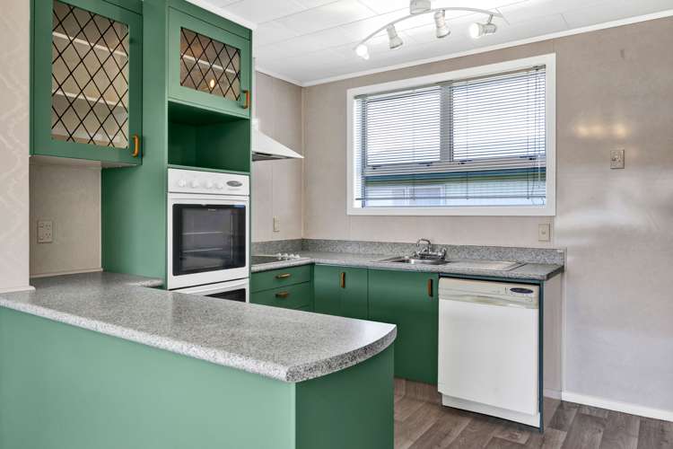 82 Grey Street Waitara_14