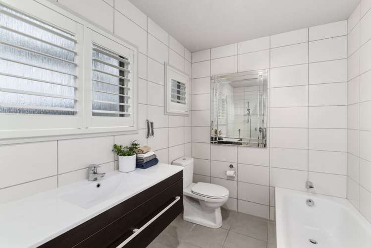 2/13 Muritai Road Milford_16