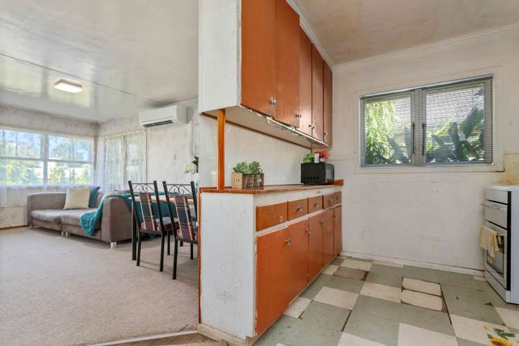 26 Crown Crescent Otara_11