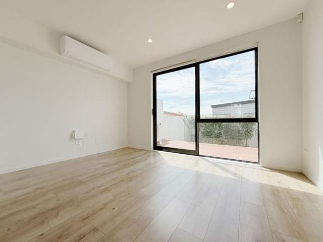 4/737 East Coast Road Browns Bay_3