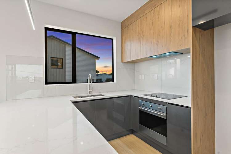 1/16 Binsted Road New Lynn_12