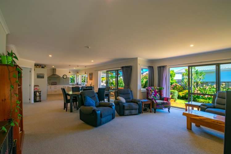 37 Mary Ellen Place_4