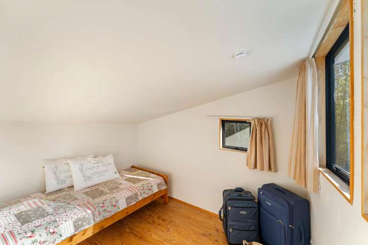 294 Pigeon Valley Road Wakefield_20