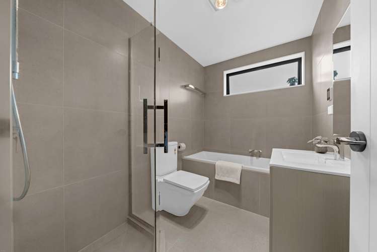 6 Manahau Lane Flat Bush_16