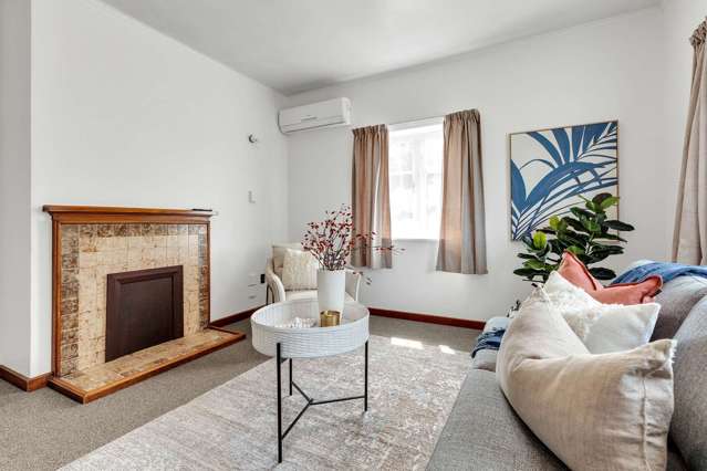 Cosy West End Retreat on Cook Street!