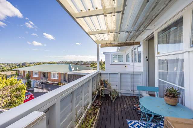 3/7 Lydia Avenue Northcote_3