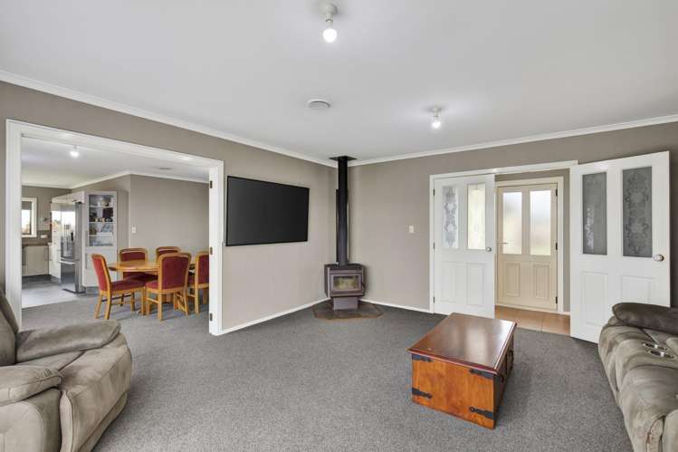 156 King Road Inglewood_17