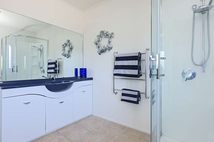 83 Churchill Drive Taradale_15