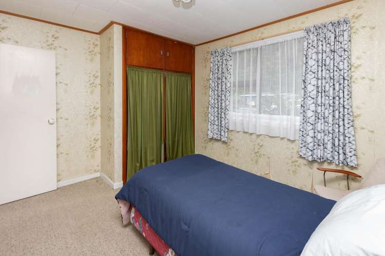 80 Main Road Harihari_16