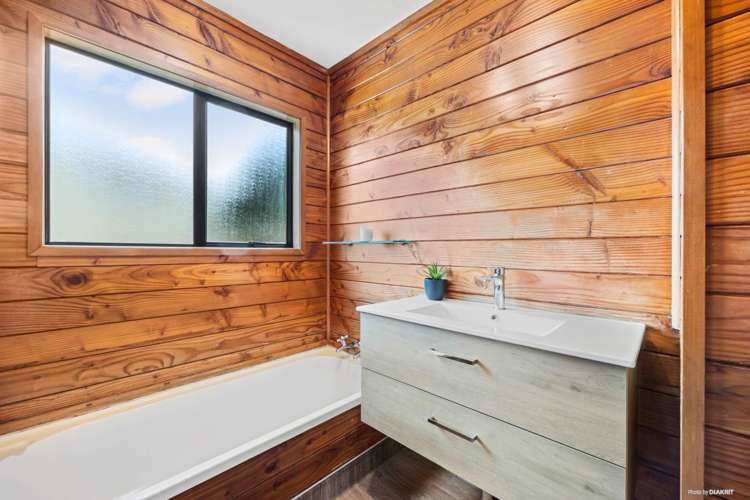 1/30 Eugenia Rise Totara Heights_11