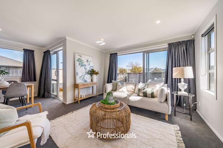 1 Wi Hape Pakau Place Waiwhetu_1