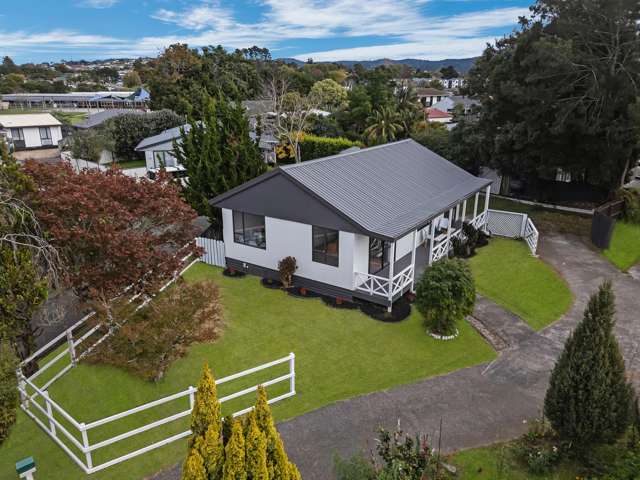 Renovated Beauty with Space in Ranui!! Must sell!!