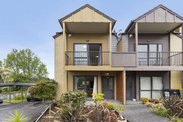 22/94 Glengarry Road Glen Eden_1