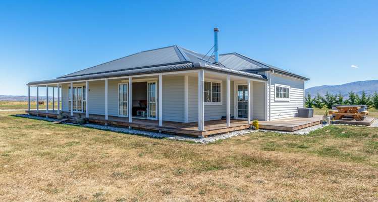 721 Racecourse Road Omakau_1