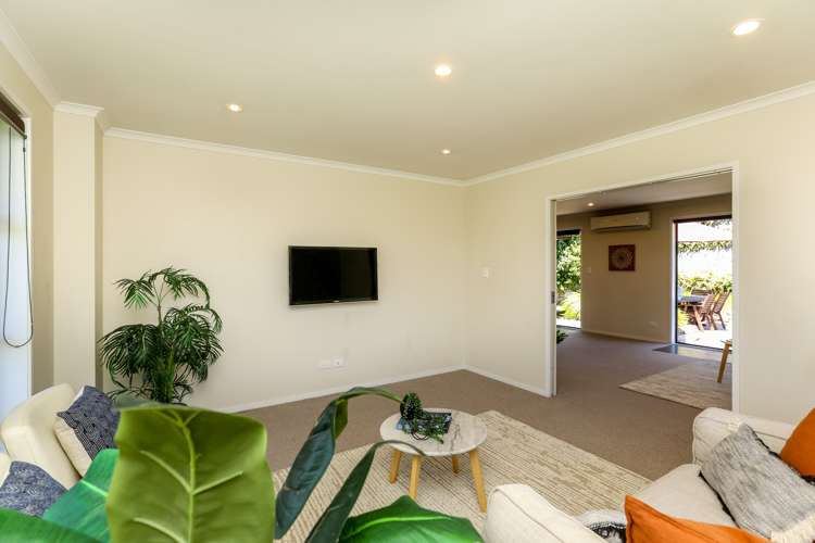 1185f South Road Oakura_14