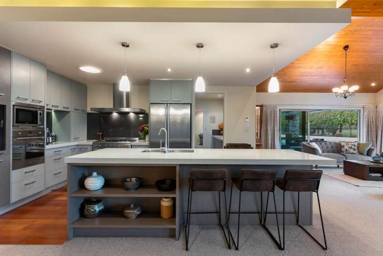 61 Puketutu Road Bombay_11