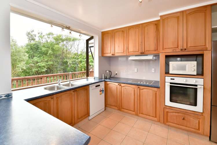 3 Higham Ferrers Place Red Beach_14